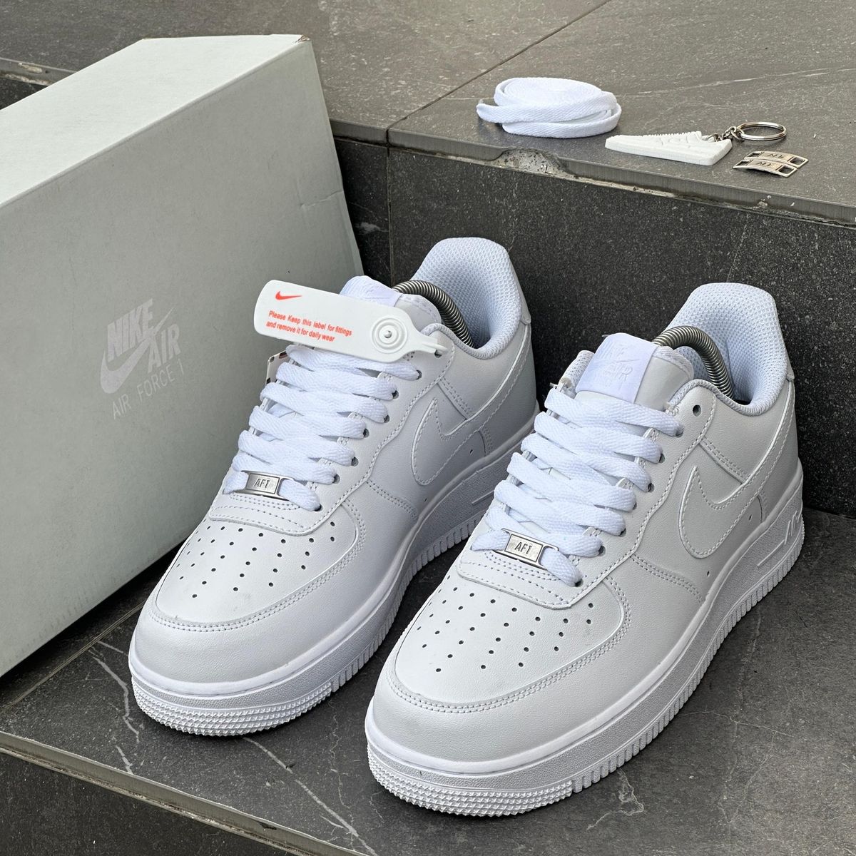 NIKE AIR FORCE ONE