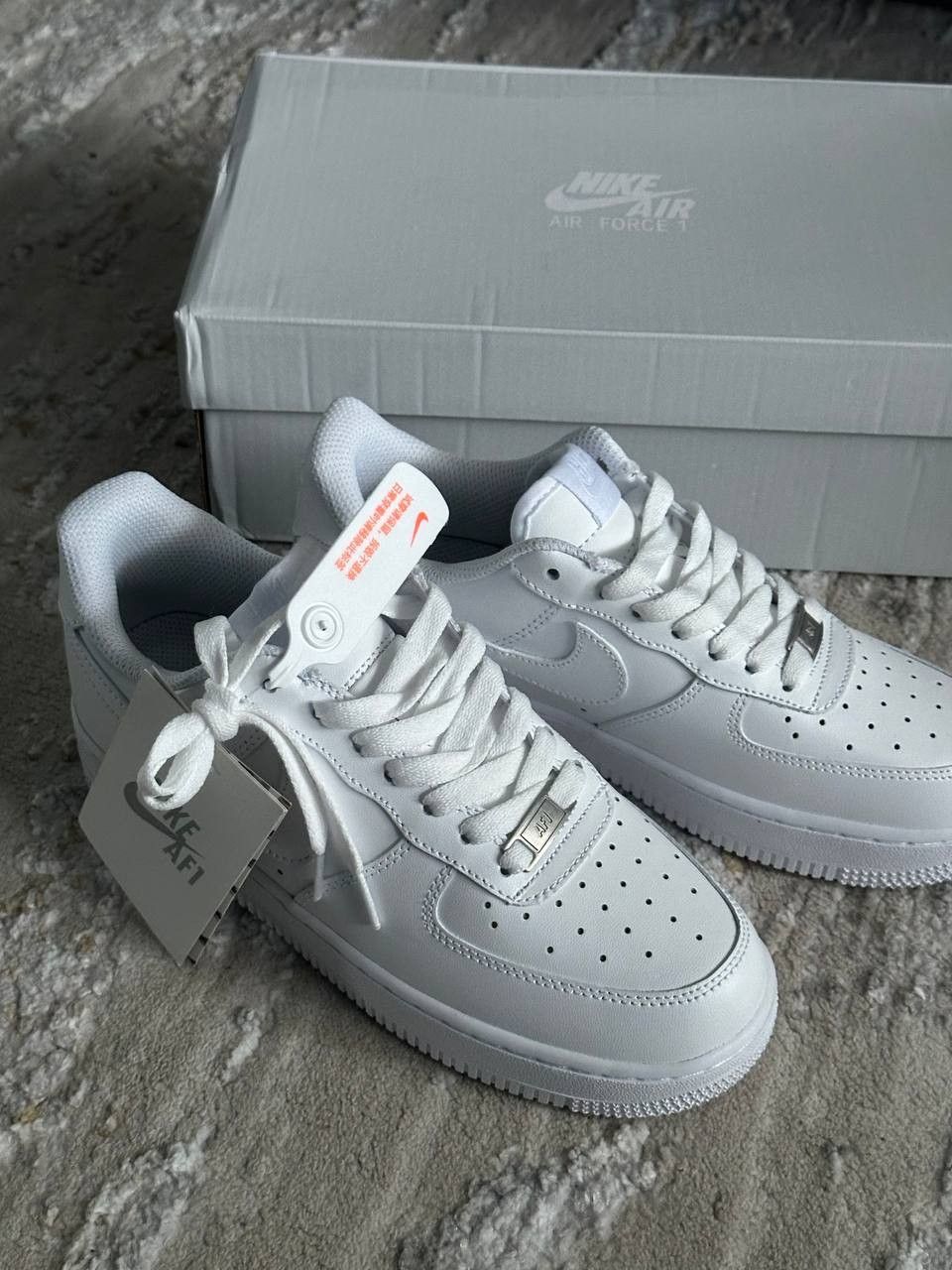 NIKE AIR FORCE ONE