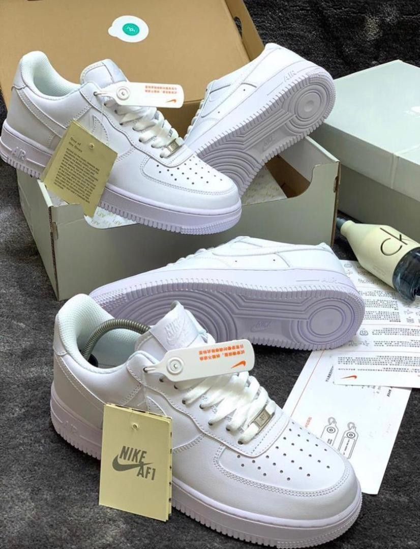 NIKE AIR FORCE ONE