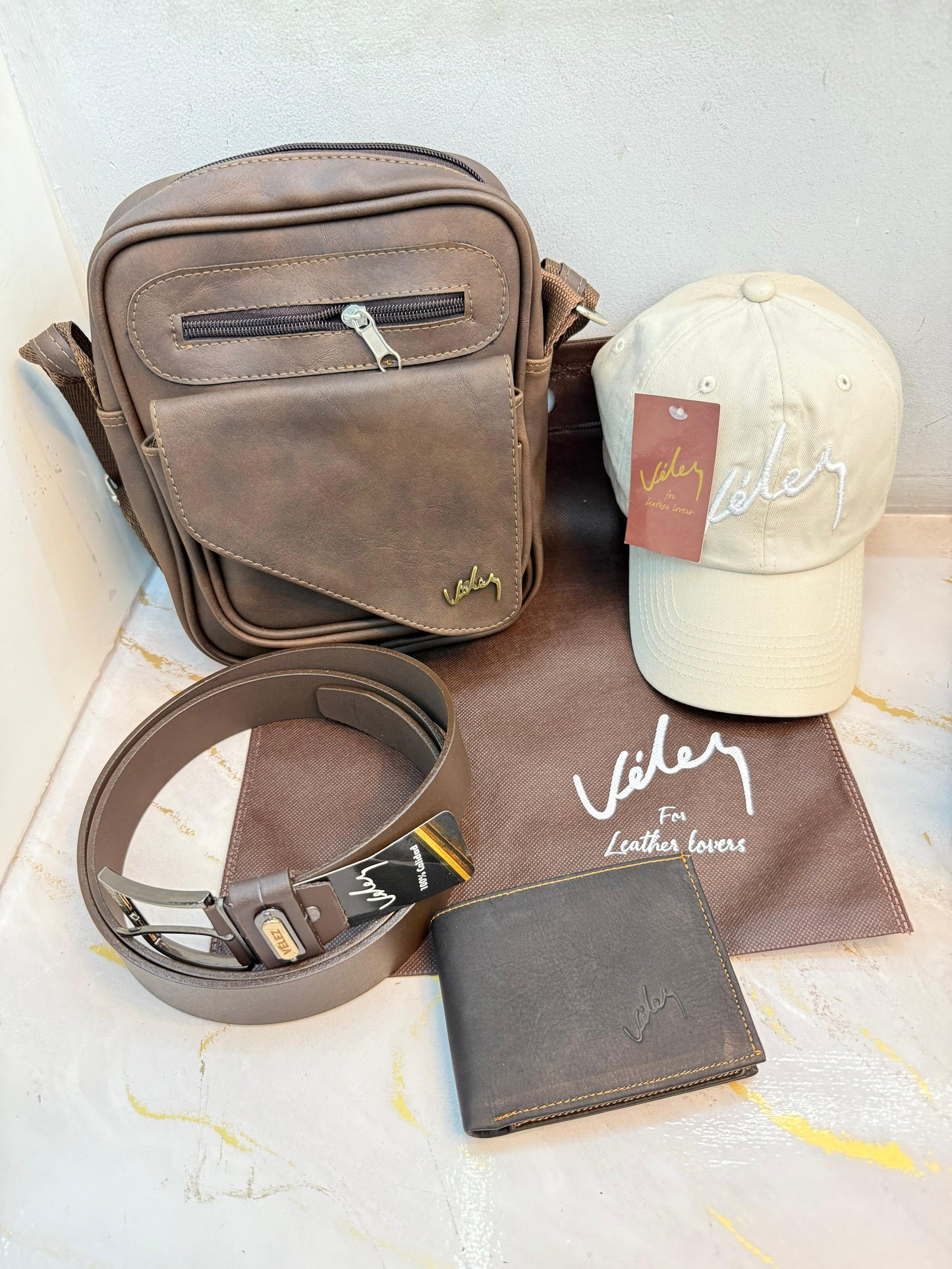 COMBO VÉLEZ PARA HOMBRE: EXCLUSIVO Y AUTÉNTICO